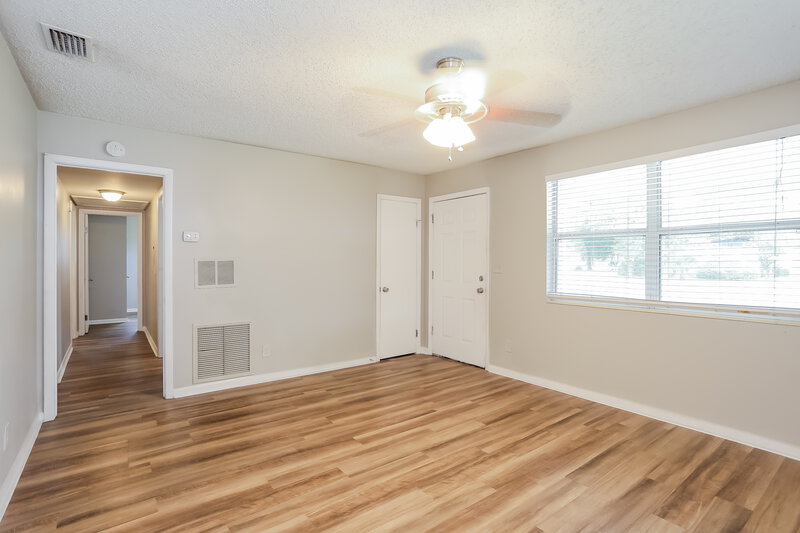 1,640/Mo, 4733 Samba Dr Jacksonville, FL 32210 Family Room View