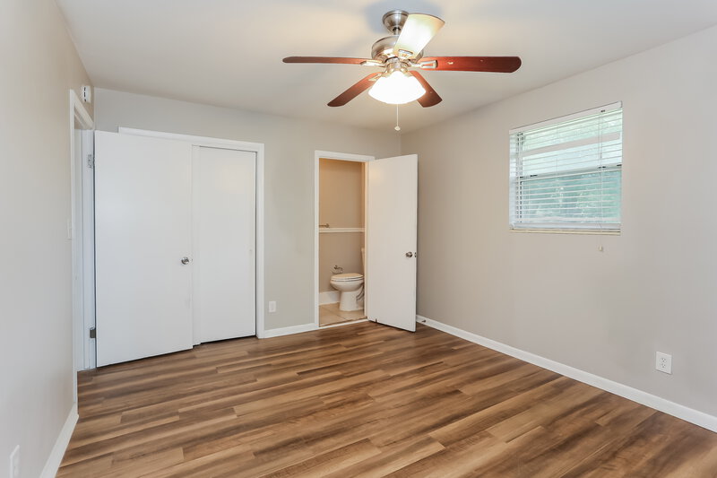1,640/Mo, 4733 Samba Dr Jacksonville, FL 32210 Main Bedroom View 2