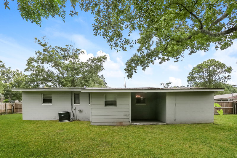 1,640/Mo, 4733 Samba Dr Jacksonville, FL 32210 Rear View