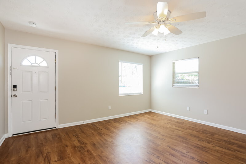 1,605/Mo, 6123 Bizier Rd Jacksonville, FL 32244 Living Room View 3