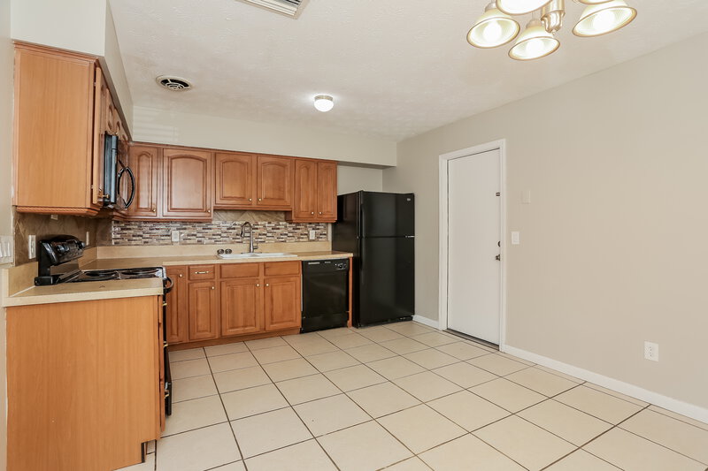 1,605/Mo, 6123 Bizier Rd Jacksonville, FL 32244 Kitchen View