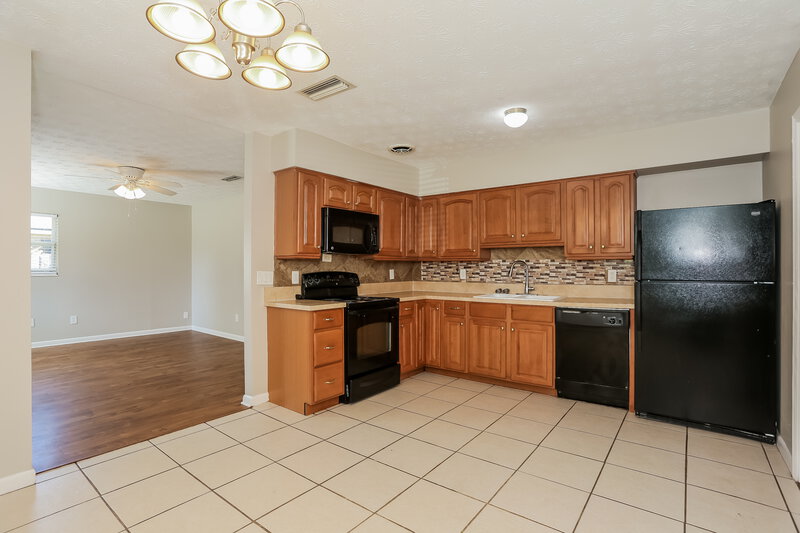 1,605/Mo, 6123 Bizier Rd Jacksonville, FL 32244 Kitchen View 2