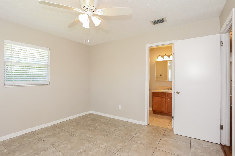 1,605/Mo, 6123 Bizier Rd Jacksonville, FL 32244 Main Bedroom View