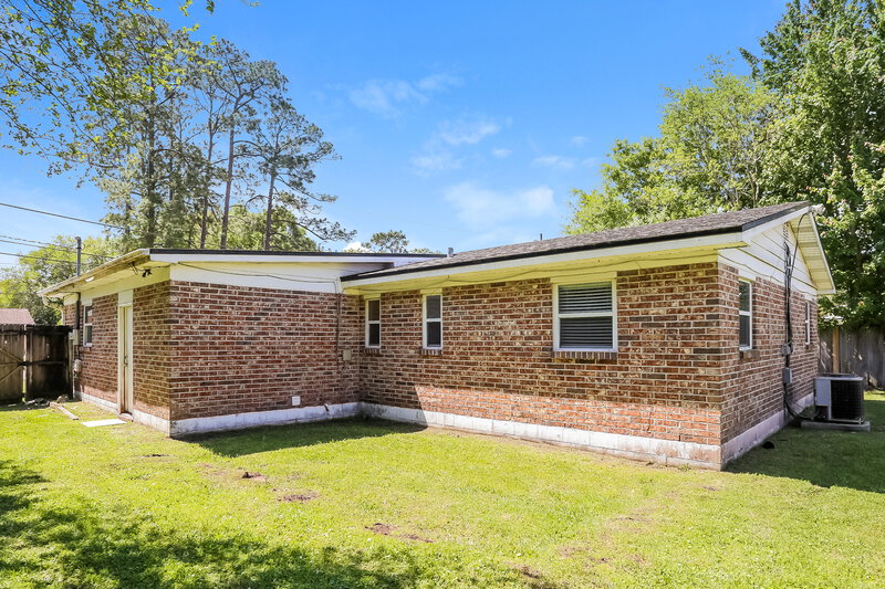 1,605/Mo, 6123 Bizier Rd Jacksonville, FL 32244 Rear View