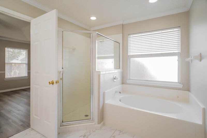2,330/Mo, 788 Mackenzie Cir St Augustine, FL 32092 Main Bathroom View 2