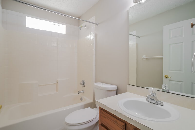 2,330/Mo, 788 Mackenzie Cir St Augustine, FL 32092 Bathroom View