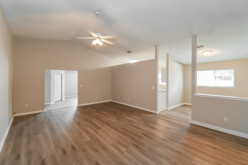 1,940/Mo, 8760 Kersey Dr Jacksonville, FL 32216 Living Room View 2