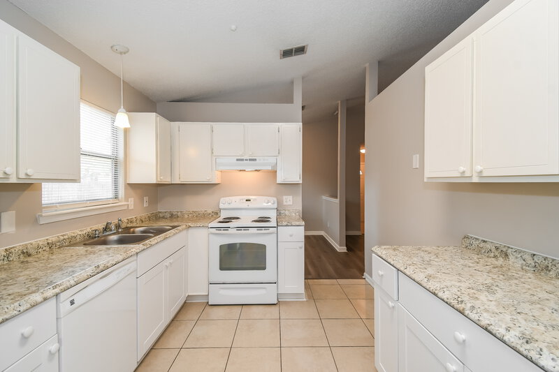 1,940/Mo, 8760 Kersey Dr Jacksonville, FL 32216 Kitchen View