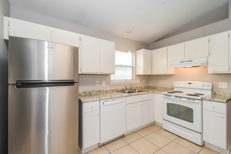 1,940/Mo, 8760 Kersey Dr Jacksonville, FL 32216 Kitchen View 2