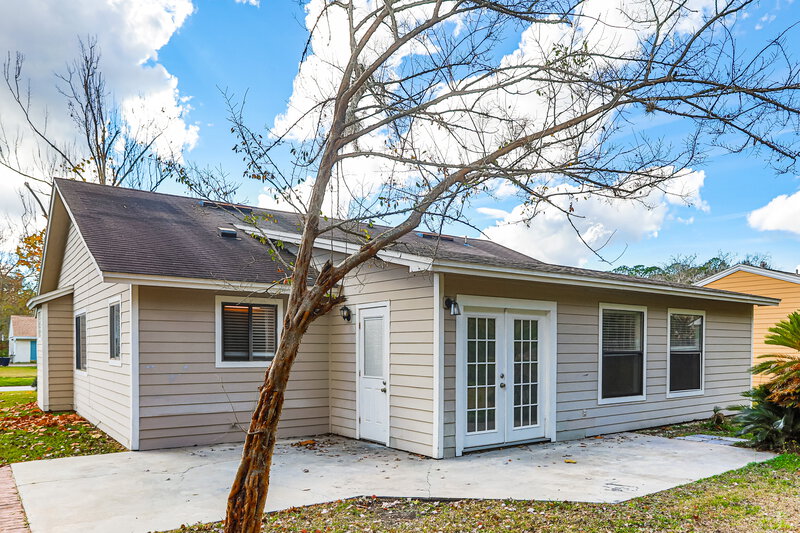 1,595/Mo, 8257 Knotts Landing Dr Jacksonville, FL 32244 Rear View