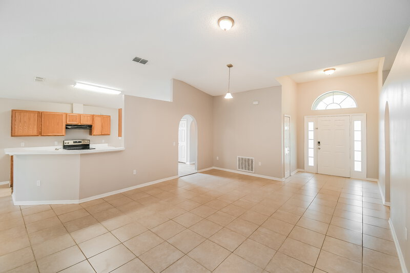 1,780/Mo, 8089 Misty Meadows Ct N Jacksonville, FL 32210 Living Room View