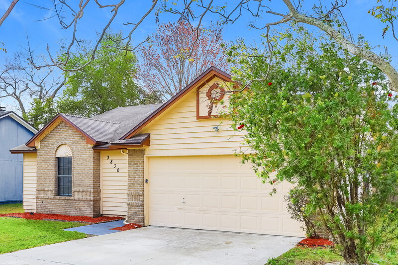 1,705/Mo, 3830 Winter Berry RD E Jacksonville, FL 32210 Front View