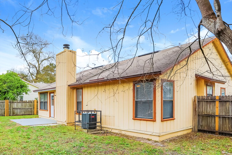 1,705/Mo, 3830 Winter Berry RD E Jacksonville, FL 32210 Rear View 2