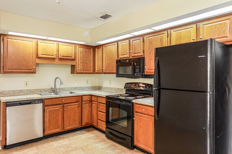 1,895/Mo, 8323 Cross Timbers Drive W Jacksonville, FL 32244 Kitchen View 2