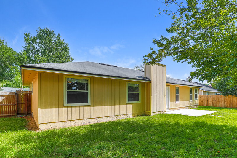 1,895/Mo, 8323 Cross Timbers Drive W Jacksonville, FL 32244 Rear View