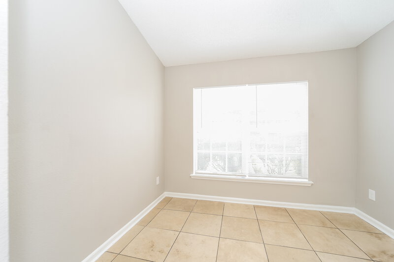 0/Mo, 11576 Kings Ridge Ct.N Jacksonville, FL 32218 Dining Room View