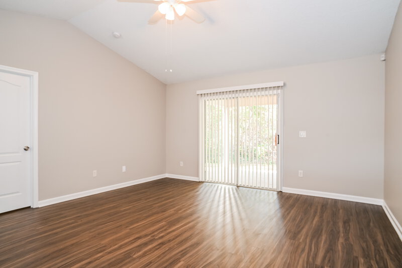 1,695/Mo, 9968 Rose Creek Ct Jacksonville, FL 32219 Living Room View