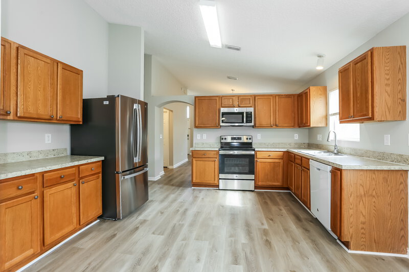 0/Mo, 9362 ARBOR GLEN LN Jacksonville, FL 32208 Kitchen View