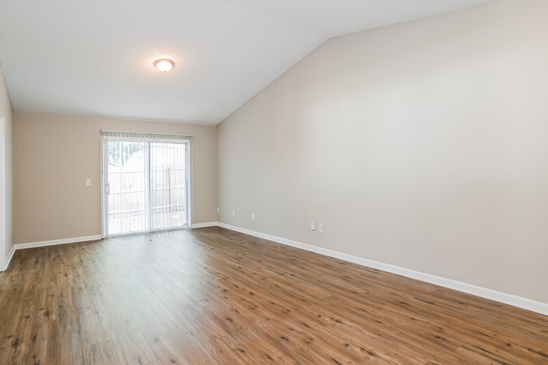1,695/Mo, 7811 Aquarius Cir S Jacksonville, FL 32216 Living Room View 2