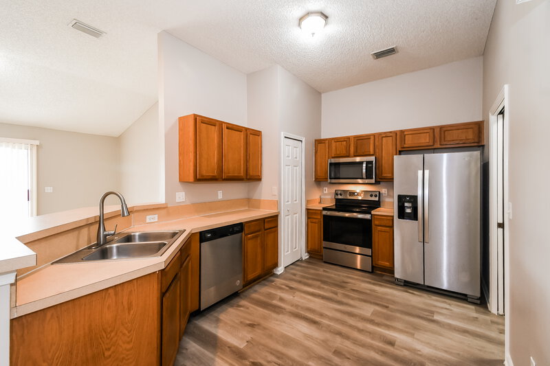 1,690/Mo, 8554 N Star Leaf Rd Jacksonville, FL 32210 Kitchen View