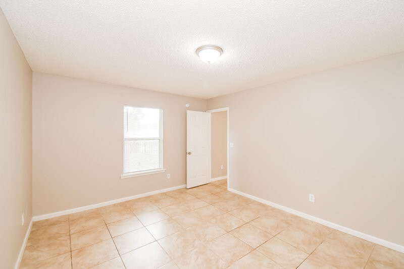 1,690/Mo, 8554 N Star Leaf Rd Jacksonville, FL 32210 Main Bedroom View 2