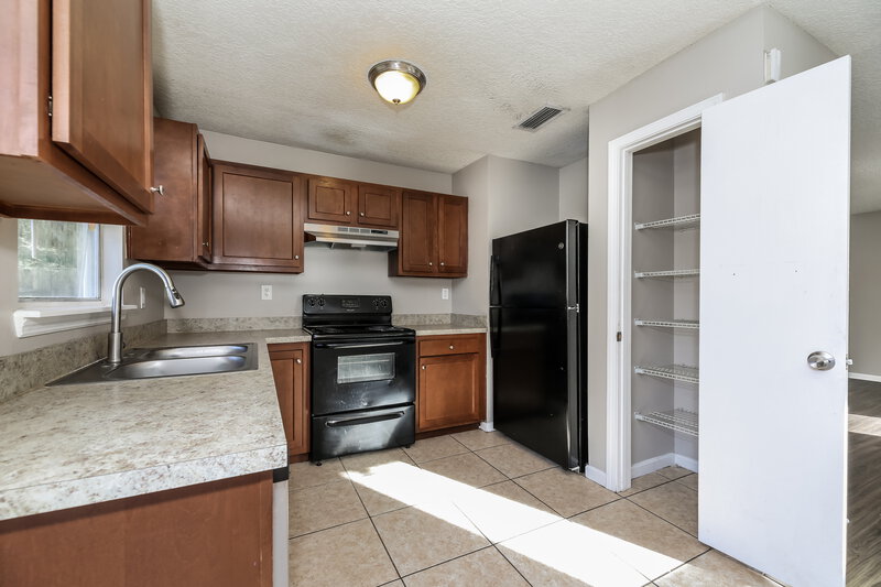 1,675/Mo, 7899 Cherry Blossom Drive N Jacksonville, FL 32216 Kitchen View 2