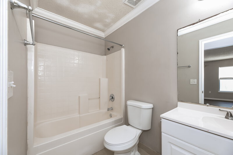 1,675/Mo, 7899 Cherry Blossom Drive N Jacksonville, FL 32216 Bathroom View