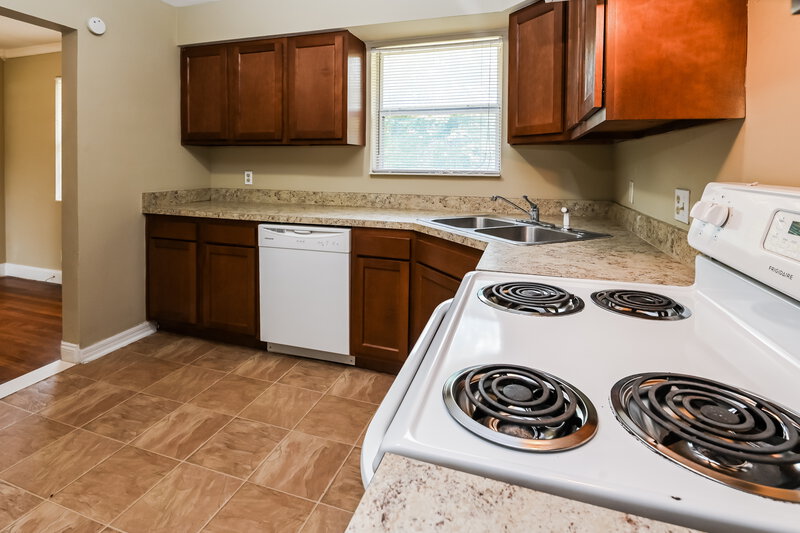 2,370/Mo, 2615 Ligustrum Rd Jacksonville, FL 32211 Kitchen View