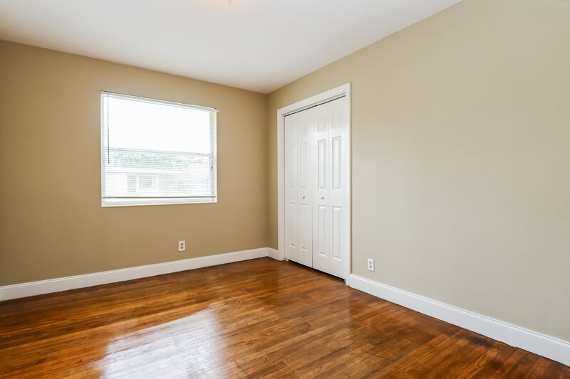 2,370/Mo, 2615 Ligustrum Rd Jacksonville, FL 32211 Main Bedroom View