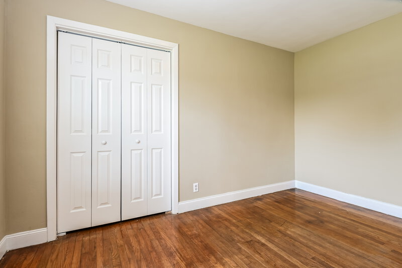 2,370/Mo, 2615 Ligustrum Rd Jacksonville, FL 32211 Main Bedroom View 2