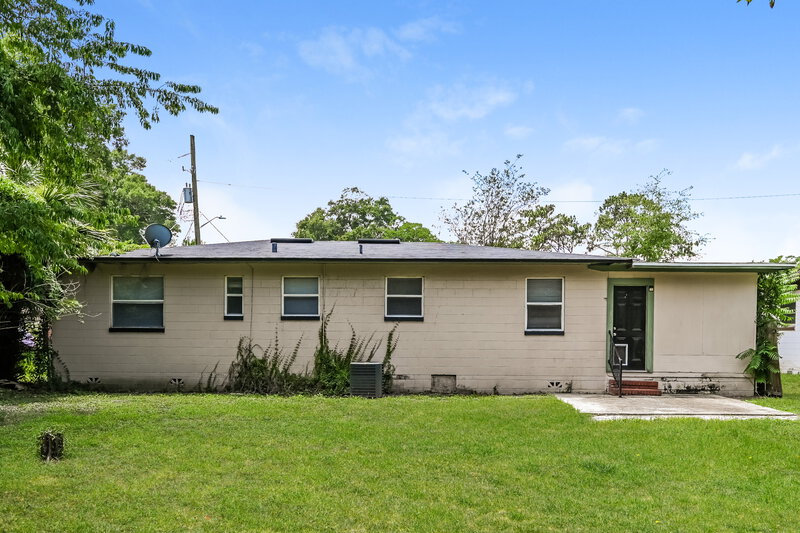 2,370/Mo, 2615 Ligustrum Rd Jacksonville, FL 32211 Rear View 3