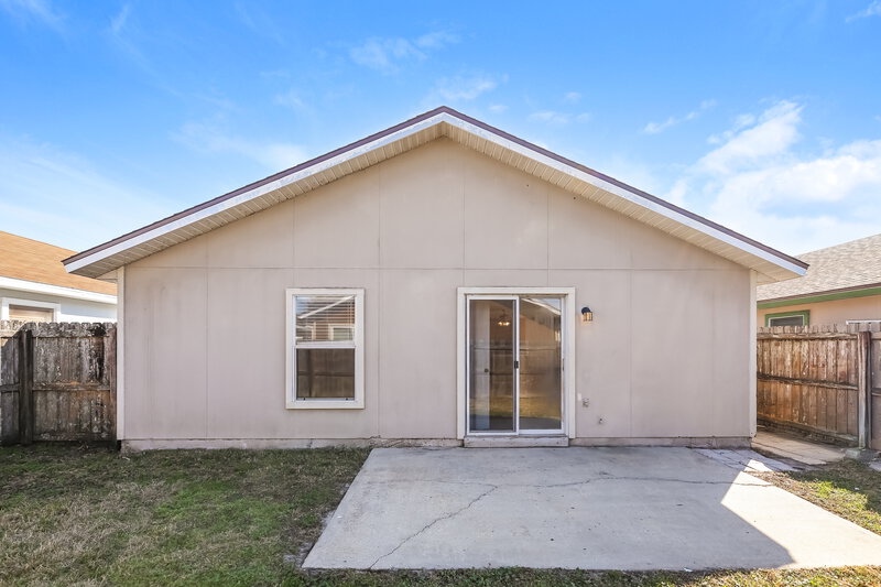 1,890/Mo, 7939 Cherry Blossom Dr S Jacksonville, FL 32216 Rear View