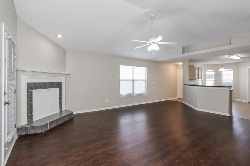 1,690/Mo, 4506 Deer Valley Dr Jacksonville, FL 32210 Living Room View