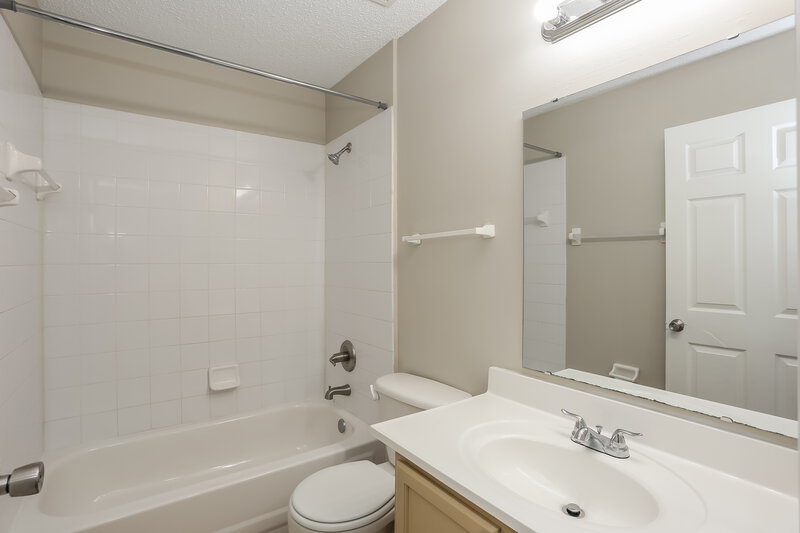 1,690/Mo, 4506 Deer Valley Dr Jacksonville, FL 32210 Bathroom View