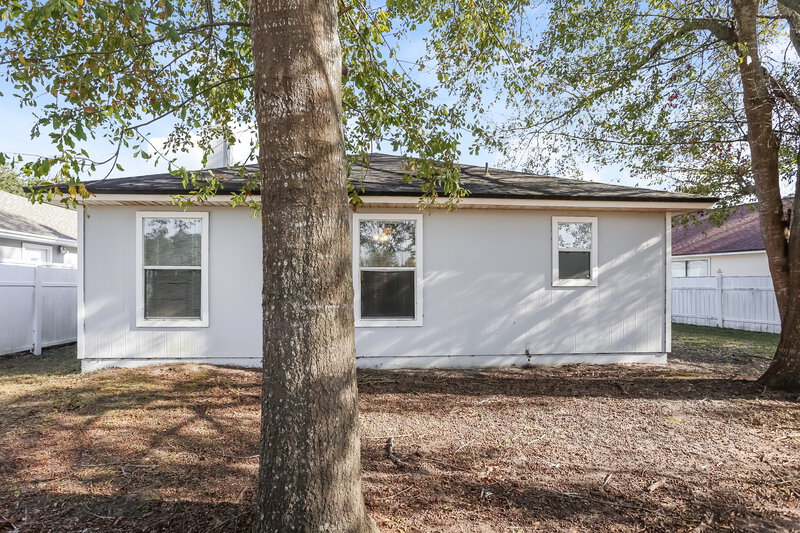 1,690/Mo, 4506 Deer Valley Dr Jacksonville, FL 32210 Rear View