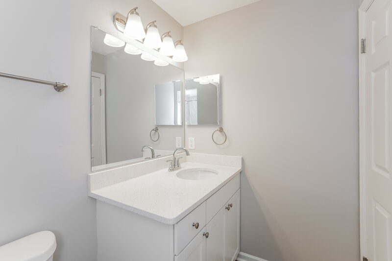 1,790/Mo, 6503 Lacey Ct Jacksonville, FL 32244 Bathroom View