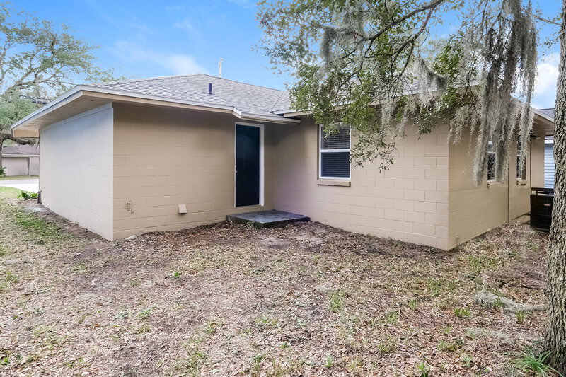 1,795/Mo, 415 S 13th Ter Fernandina Beach, FL 32034 Rear View 2