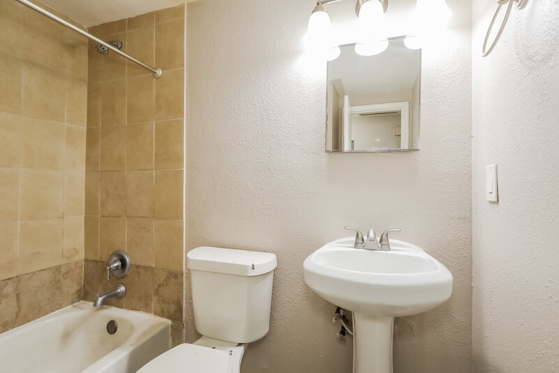 1,545/Mo, 126 Aries Dr Orange Park, FL 32073 Bathroom View