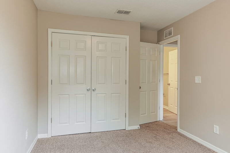 0/Mo, 3564 Atherton St Jacksonville, FL 32207 Bedroom View 2