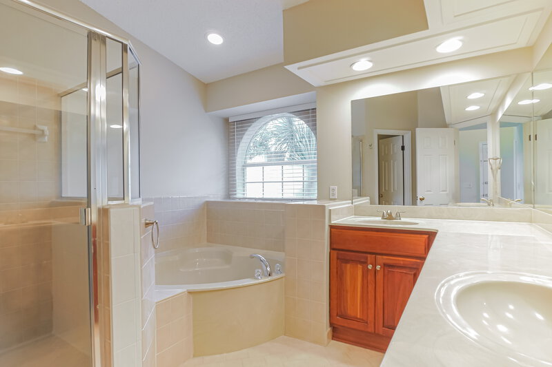 3,095/Mo, 105 Harbour Island Ct Ponte Vedra Beach, FL 32082 Main Bathroom View