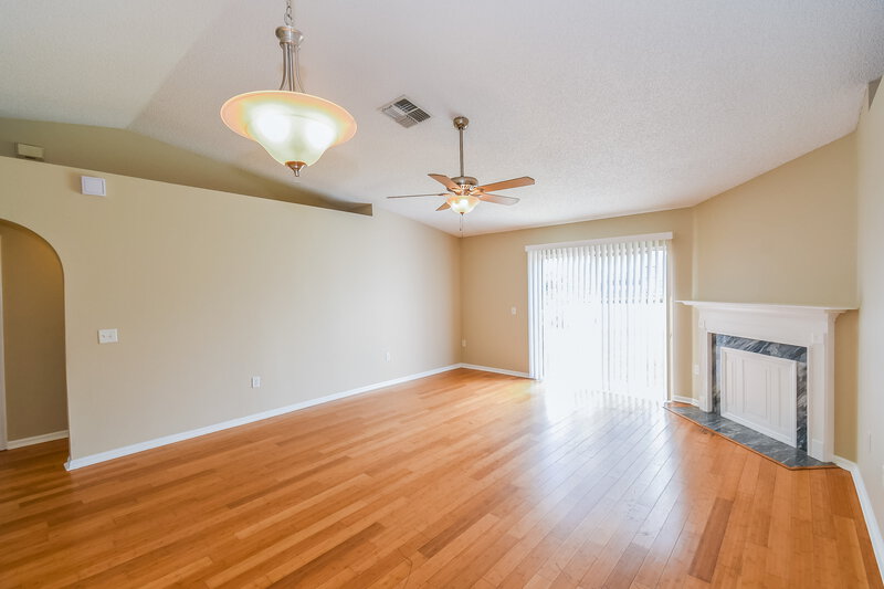 2,065/Mo, 11181 Illford Dr Jacksonville, FL 32246 Living Room View 4
