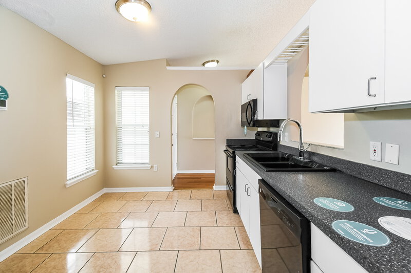 2,065/Mo, 11181 Illford Dr Jacksonville, FL 32246 Kitchen View 2