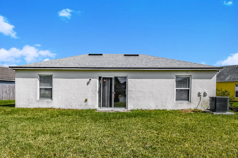 2,065/Mo, 11181 Illford Dr Jacksonville, FL 32246 Rear View