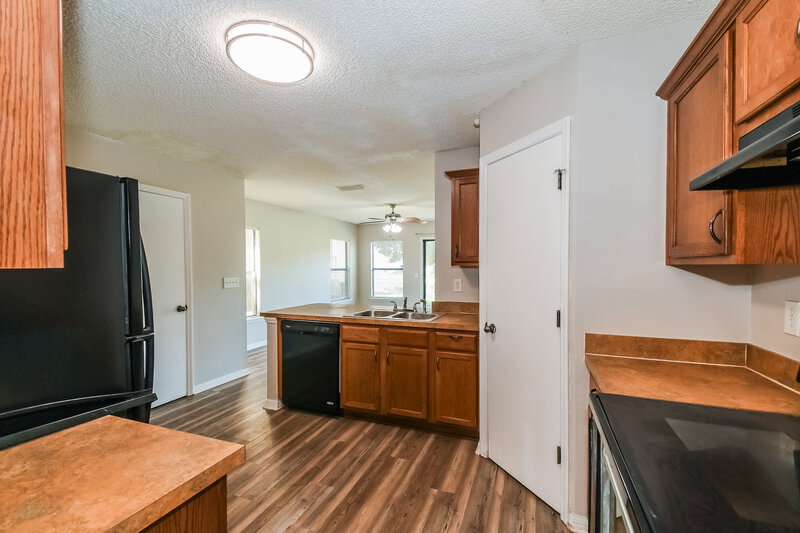 1,645/Mo, 7753 Highchair Ln Jacksonville, FL 32210 Kitchen View