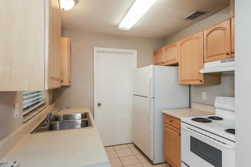 1,795/Mo, 190 Estancia St Saint Augustine, FL 32086 Kitchen View 2
