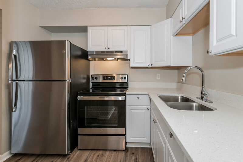 1,655/Mo, 304 Citizen St Green Cove Springs, FL 32043 Kitchen View