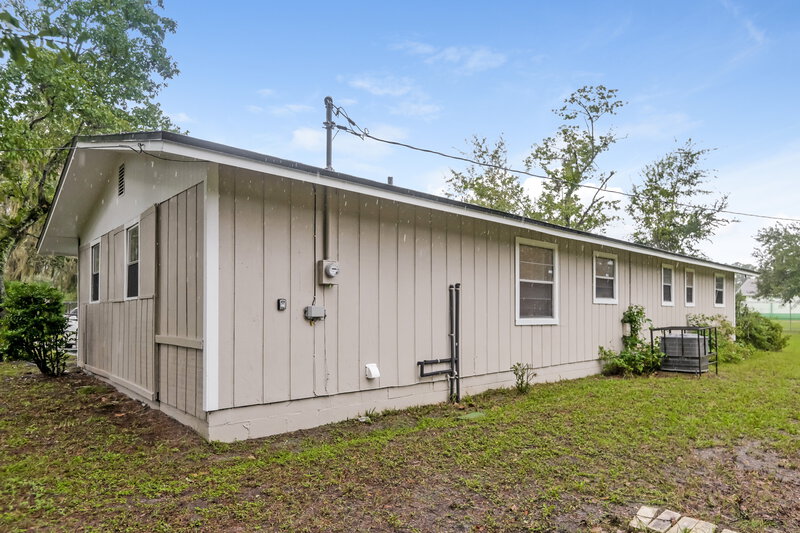 1,655/Mo, 304 Citizen St Green Cove Springs, FL 32043 Rear View
