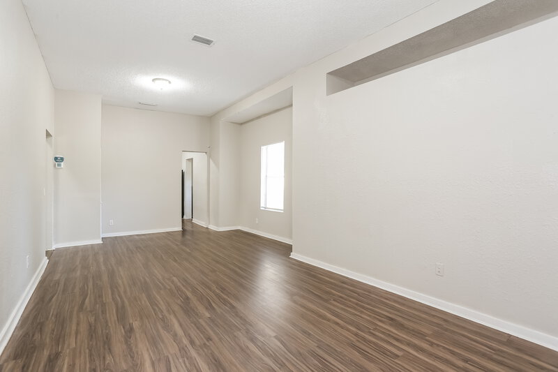 1,800/Mo, 2839 Spring Park Rd Jacksonville, FL 32207 Living Room View 2