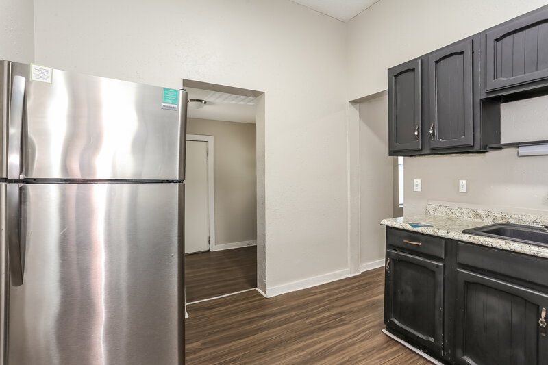 1,800/Mo, 2839 Spring Park Rd Jacksonville, FL 32207 Kitchen View 3