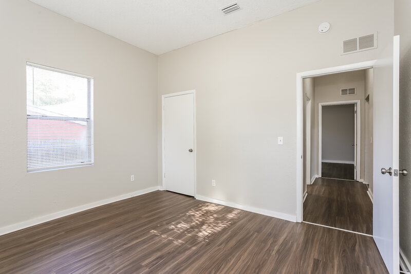 1,800/Mo, 2839 Spring Park Rd Jacksonville, FL 32207 Bedroom View 2